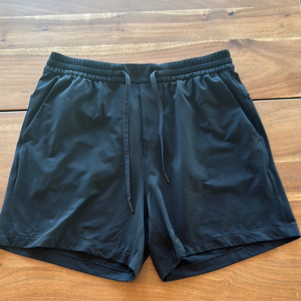 Lululemon Athletica Black Men's Shorts, size large